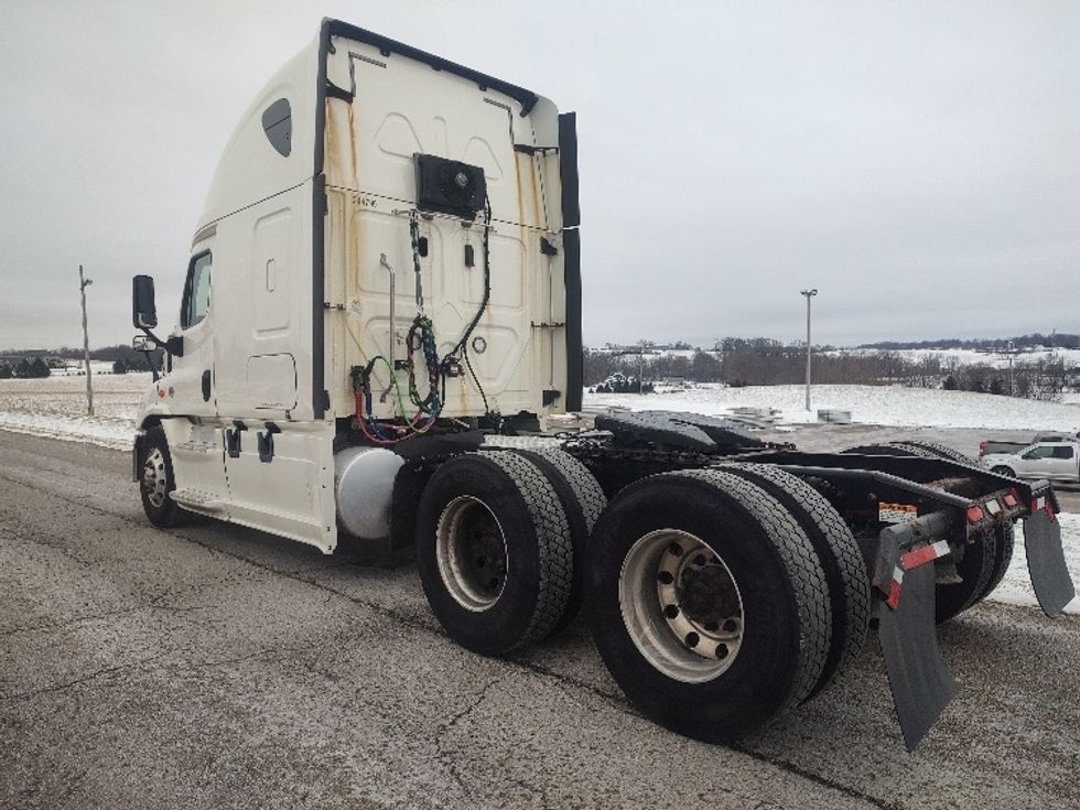 Sleeper Tractor-Heavy Duty Tractors-Freightliner-2019-Cascadia 11364ST-Mount Hope-OH-588,001\n\t\tmiles-$ 40,250 - Image 5