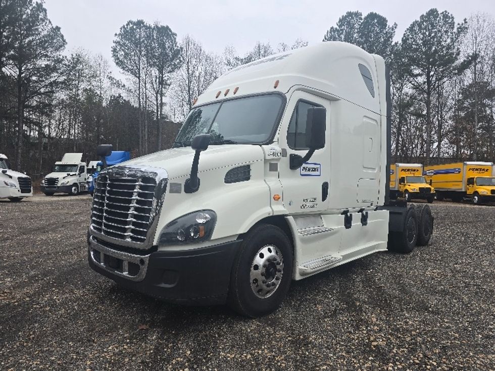 Sleeper Tractor-Heavy Duty Tractors-Freightliner-2019-Cascadia 11364ST-Suwanee-GA-641,156\n\t\tmiles-$ 42,500 - Image 3