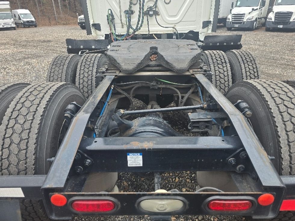 Sleeper Tractor-Heavy Duty Tractors-Freightliner-2019-Cascadia 11364ST-Suwanee-GA-641,156\n\t\tmiles-$ 42,500 - Image 6