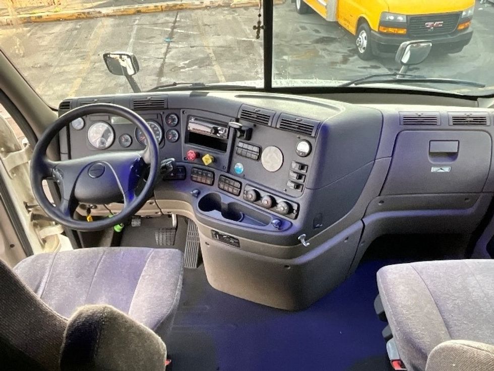 Sleeper Tractor-Heavy Duty Tractors-Freightliner-2019-Cascadia 11364ST-Torrance-CA-538,980\n\t\tmiles-$ 50,250 - Image 12