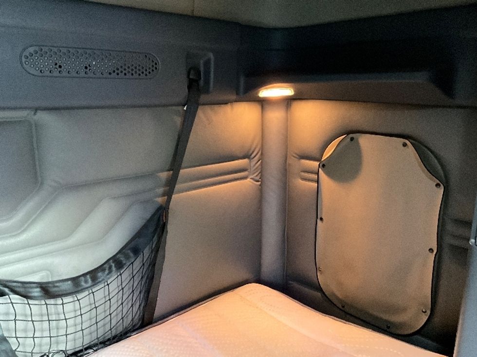 Sleeper Tractor-Heavy Duty Tractors-Freightliner-2019-Cascadia 11364ST-Torrance-CA-538,980\n\t\tmiles-$ 50,250 - Image 18