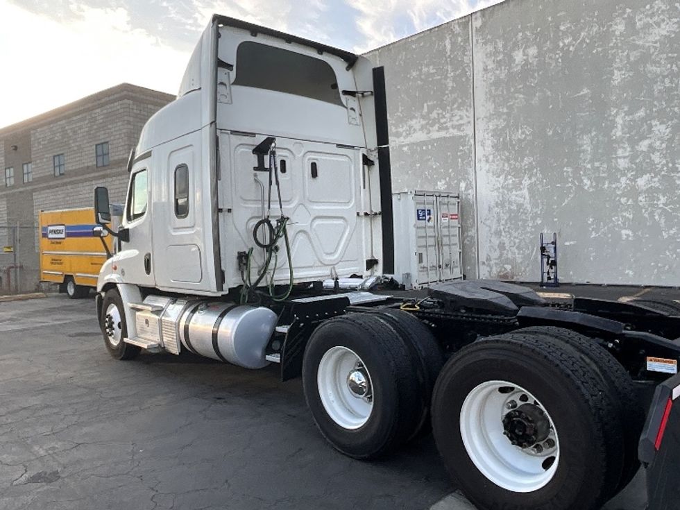 Sleeper Tractor-Heavy Duty Tractors-Freightliner-2019-Cascadia 11364ST-Torrance-CA-538,980\n\t\tmiles-$ 50,250 - Image 5
