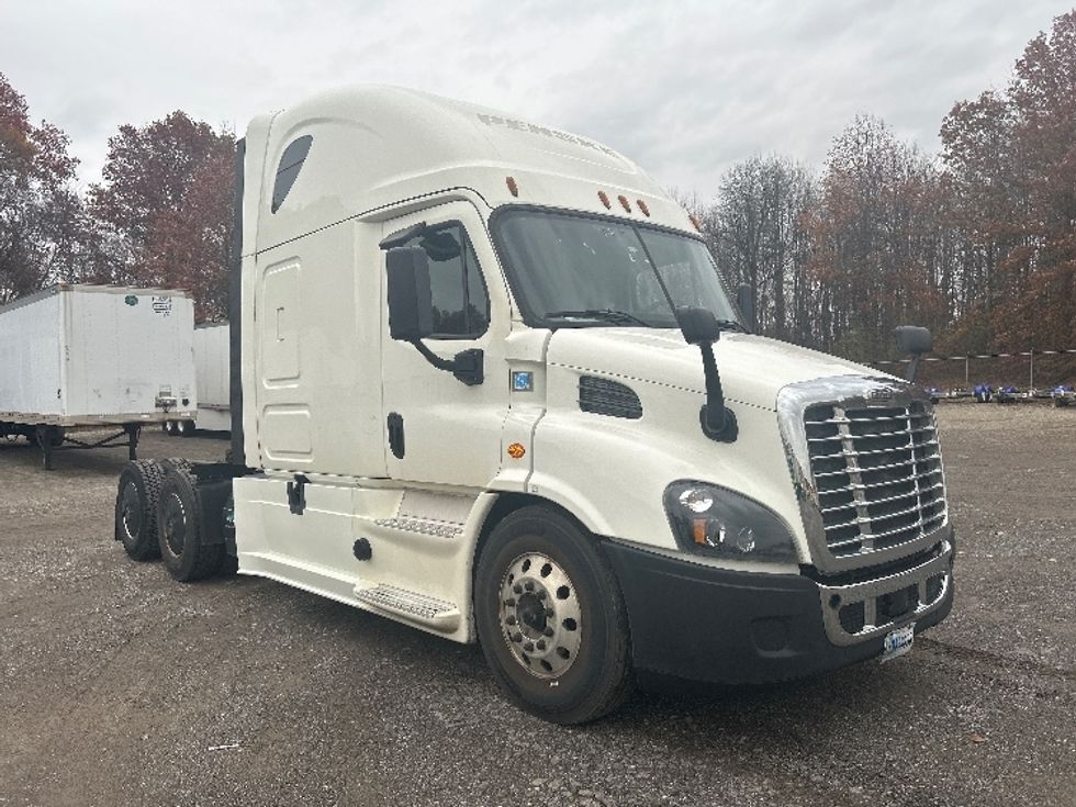 Sleeper Tractor-Heavy Duty Tractors-Freightliner-2019-Cascadia 11364ST-Youngstown-OH-558,730\n\t\tmiles-$ 47,500 - Image 3
