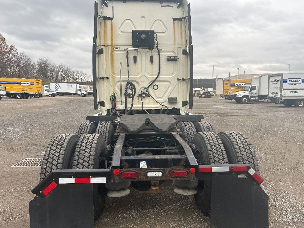 Sleeper Tractor-Heavy Duty Tractors-Freightliner-2019-Cascadia 11364ST-Youngstown-OH-558,730\n\t\tmiles-$ 47,500 - Image 6