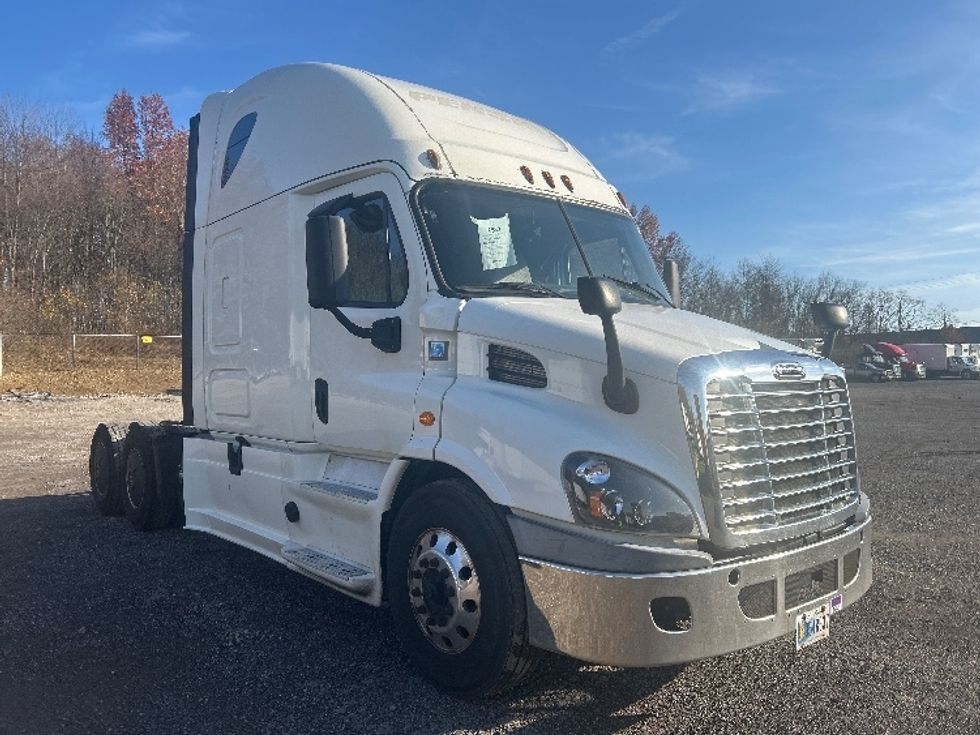 Sleeper Tractor-Heavy Duty Tractors-Freightliner-2019-Cascadia 11364ST-Youngstown-OH-618,106\n\t\tmiles-$ 44,250 - Image 1