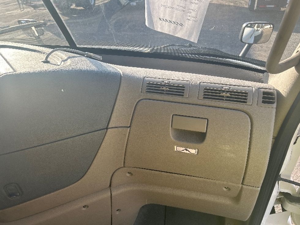 Sleeper Tractor-Heavy Duty Tractors-Freightliner-2019-Cascadia 11364ST-Youngstown-OH-618,106\n\t\tmiles-$ 44,250 - Image 14