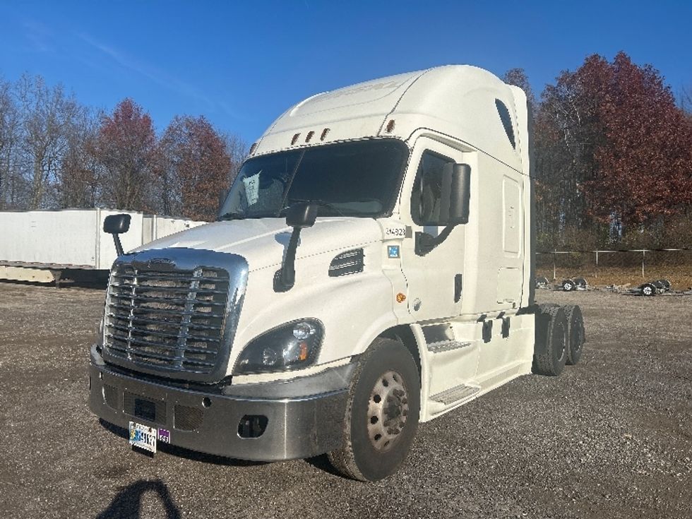 Sleeper Tractor-Heavy Duty Tractors-Freightliner-2019-Cascadia 11364ST-Youngstown-OH-618,106\n\t\tmiles-$ 44,250 - Image 3