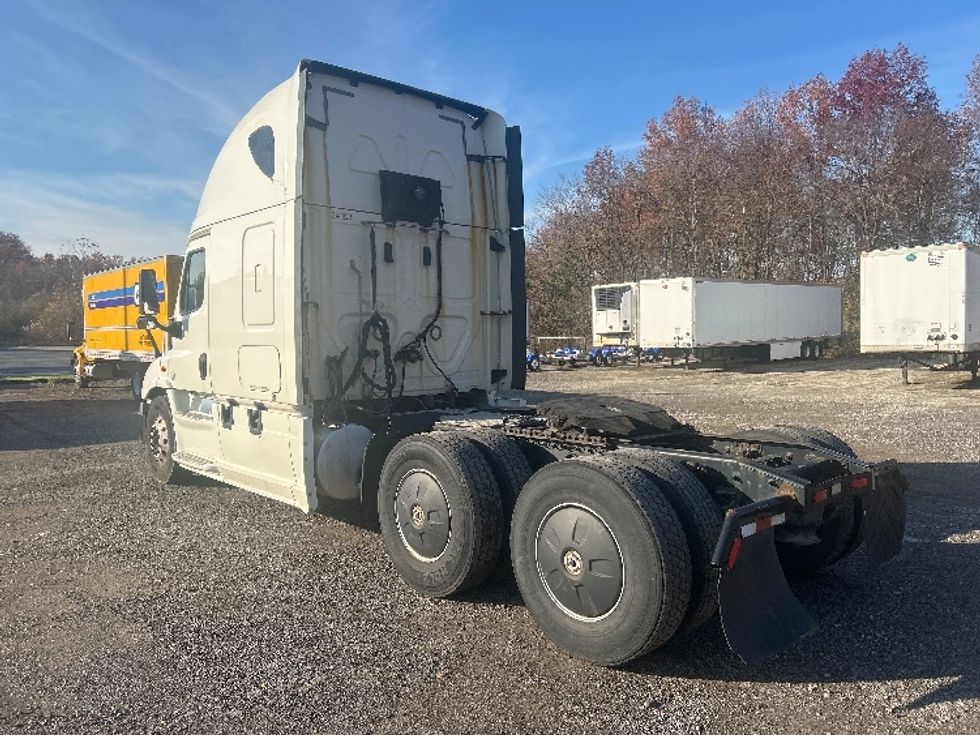 Sleeper Tractor-Heavy Duty Tractors-Freightliner-2019-Cascadia 11364ST-Youngstown-OH-618,106\n\t\tmiles-$ 44,250 - Image 5
