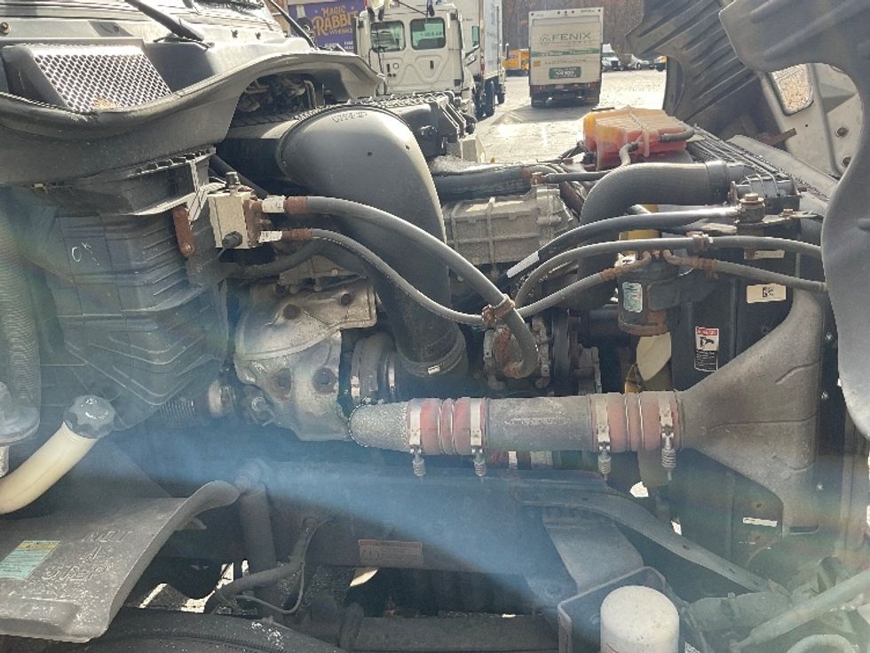 Sleeper Tractor-Heavy Duty Tractors-Freightliner-2019-Cascadia 12542ST-Braintree-MA-513,549\n\t\tmiles-$ 47,500 - Image 19