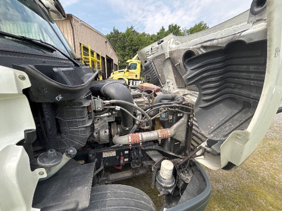 Sleeper Tractor-Heavy Duty Tractors-Freightliner-2019-Cascadia 12564ST-Akron-OH-377,802\n\t\tmiles-$ 61,250 - Image 20