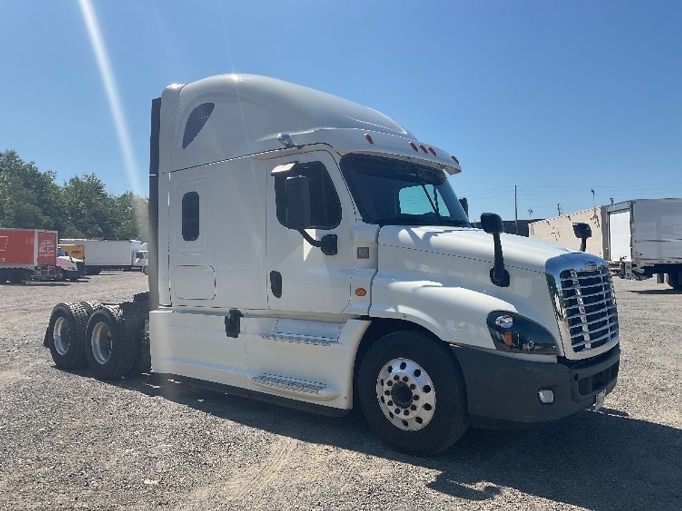 Sleeper Tractor-Heavy Duty Tractors-Freightliner-2019-Cascadia 12564ST-Akron-OH-420,209\n\t\tmiles-$ 58,750 - Image 1