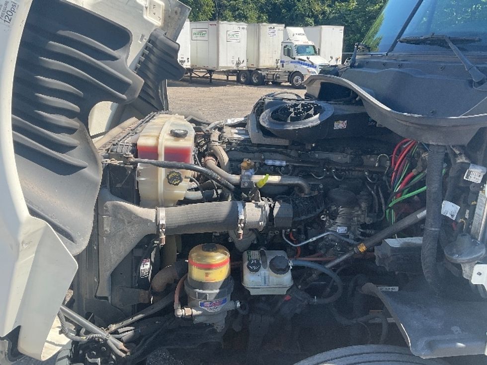 Sleeper Tractor-Heavy Duty Tractors-Freightliner-2019-Cascadia 12564ST-Akron-OH-420,209\n\t\tmiles-$ 58,750 - Image 21