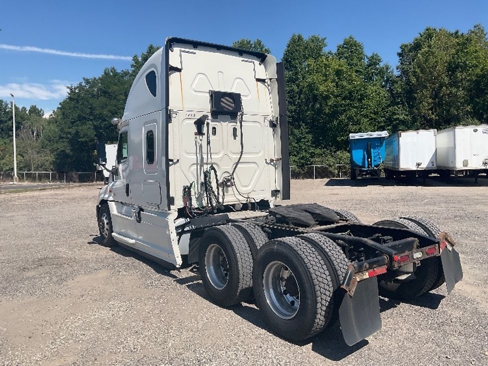 Sleeper Tractor-Heavy Duty Tractors-Freightliner-2019-Cascadia 12564ST-Akron-OH-420,209\n\t\tmiles-$ 58,750 - Image 5