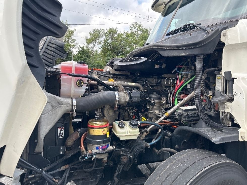 Sleeper Tractor-Heavy Duty Tractors-Freightliner-2019-Cascadia 12564ST-Anderson-SC-371,422\n\t\tmiles-$ 61,500 - Image 21