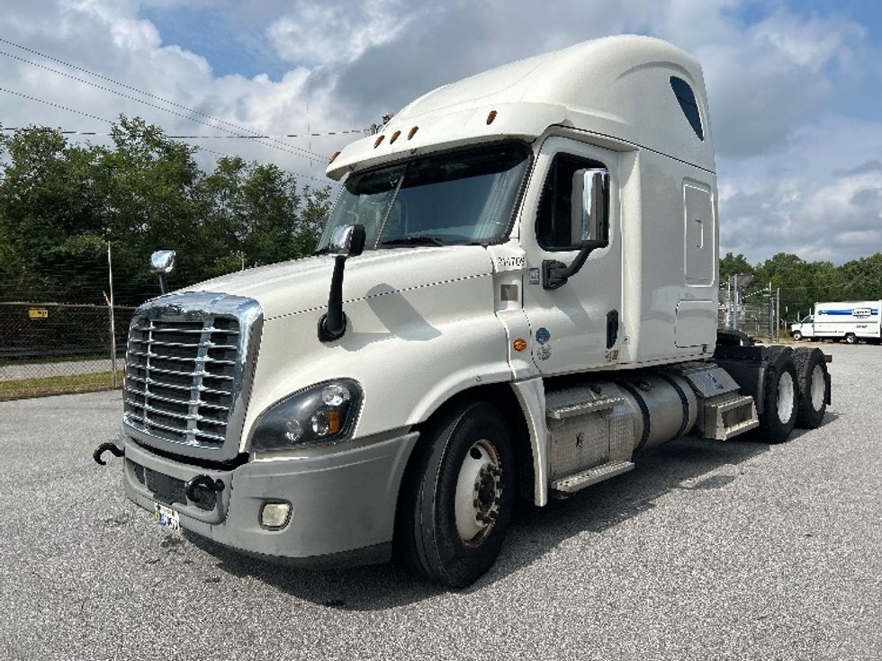 Sleeper Tractor-Heavy Duty Tractors-Freightliner-2019-Cascadia 12564ST-Anderson-SC-371,422\n\t\tmiles-$ 61,500 - Image 3
