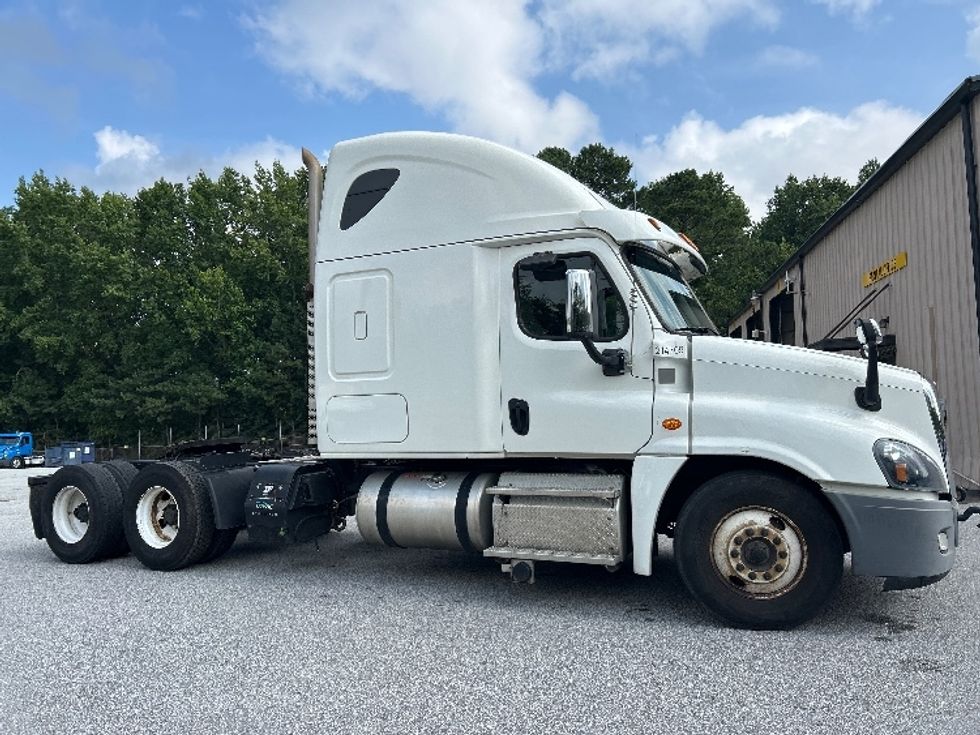 Sleeper Tractor-Heavy Duty Tractors-Freightliner-2019-Cascadia 12564ST-Anderson-SC-371,422\n\t\tmiles-$ 61,500 - Image 8