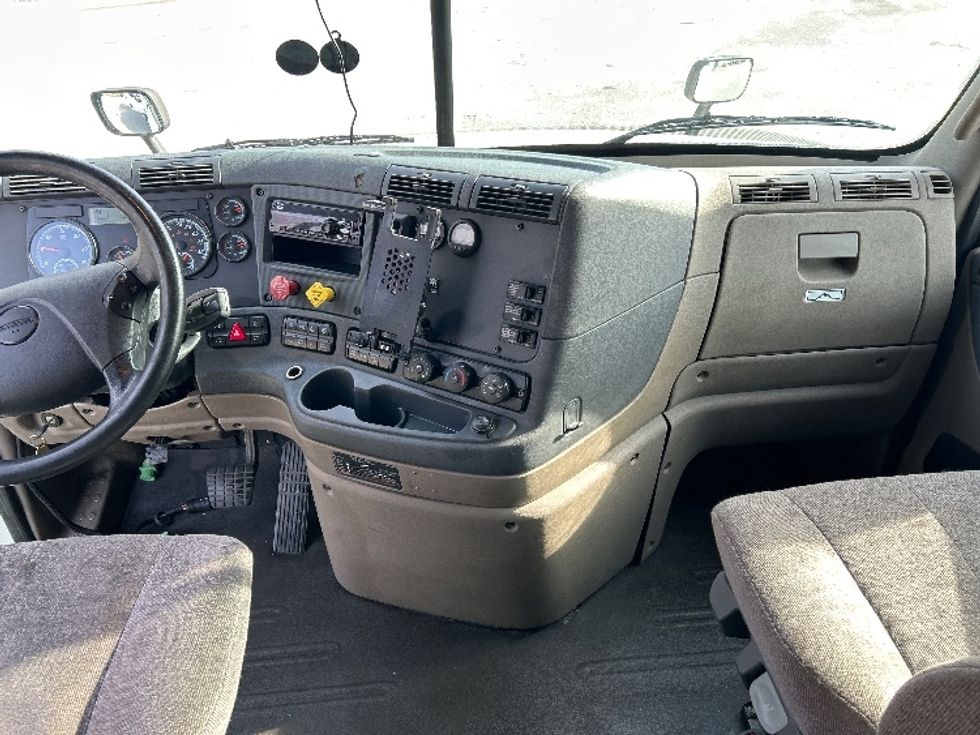 Sleeper Tractor-Heavy Duty Tractors-Freightliner-2019-Cascadia 12564ST-Anderson-SC-418,548\n\t\tmiles-$ 49,750 - Image 12