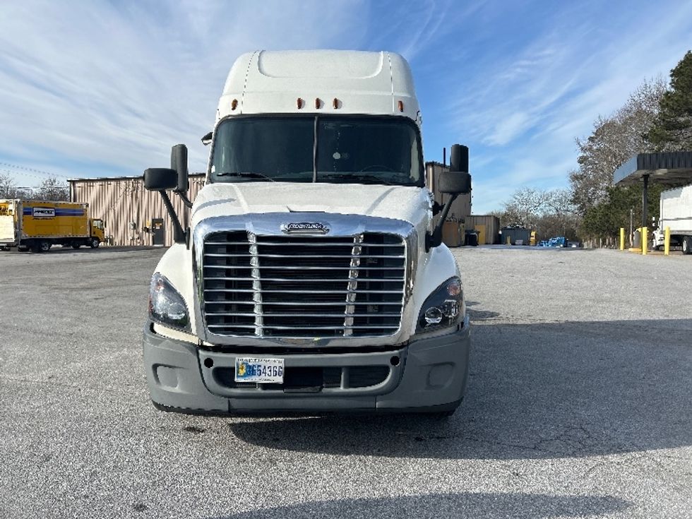 Sleeper Tractor-Heavy Duty Tractors-Freightliner-2019-Cascadia 12564ST-Anderson-SC-418,548\n\t\tmiles-$ 49,750 - Image 2