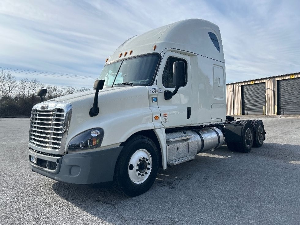 Sleeper Tractor-Heavy Duty Tractors-Freightliner-2019-Cascadia 12564ST-Anderson-SC-418,548\n\t\tmiles-$ 49,750 - Image 3