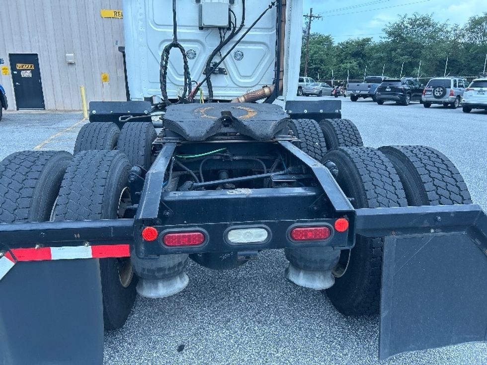 Sleeper Tractor-Heavy Duty Tractors-Freightliner-2019-Cascadia 12564ST-Anderson-SC-605,110\n\t\tmiles-$ 48,500 - Image 6
