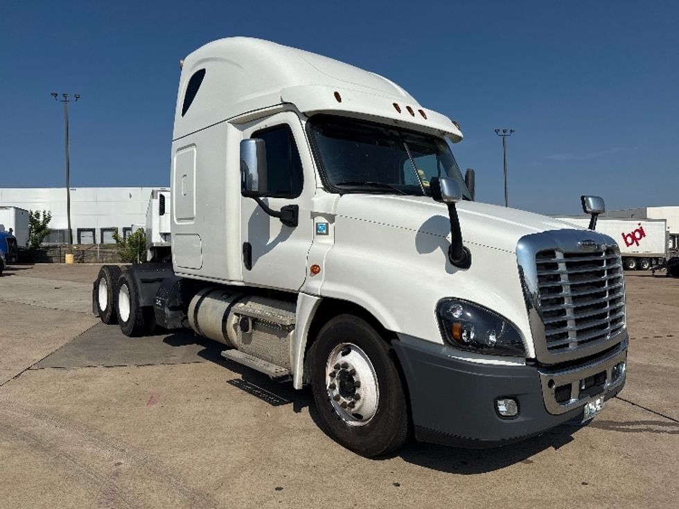 Sleeper Tractor-Heavy Duty Tractors-Freightliner-2019-Cascadia 12564ST-Arlington-TX-413,550\n\t\tmiles-$ 62,500 - Image 1
