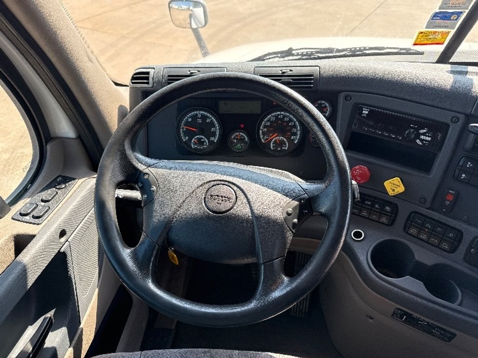 Sleeper Tractor-Heavy Duty Tractors-Freightliner-2019-Cascadia 12564ST-Arlington-TX-413,550\n\t\tmiles-$ 62,500 - Image 11
