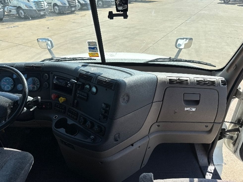 Sleeper Tractor-Heavy Duty Tractors-Freightliner-2019-Cascadia 12564ST-Arlington-TX-413,550\n\t\tmiles-$ 62,500 - Image 12