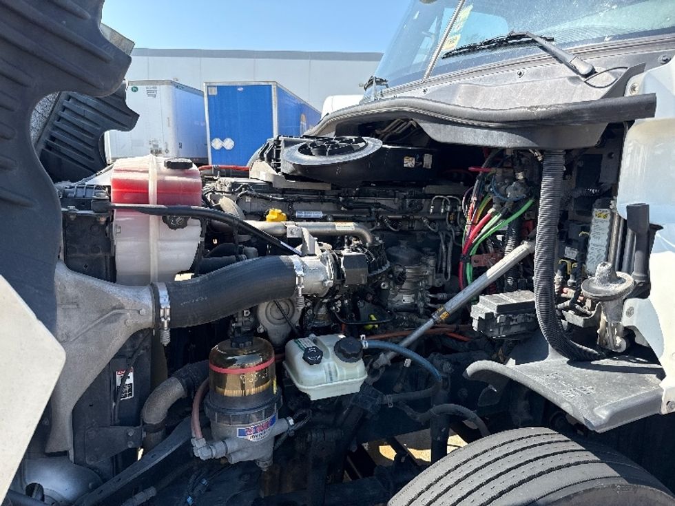 Sleeper Tractor-Heavy Duty Tractors-Freightliner-2019-Cascadia 12564ST-Arlington-TX-413,550\n\t\tmiles-$ 62,500 - Image 21