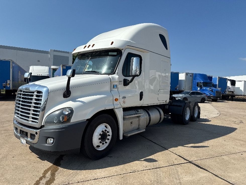 Sleeper Tractor-Heavy Duty Tractors-Freightliner-2019-Cascadia 12564ST-Arlington-TX-413,550\n\t\tmiles-$ 62,500 - Image 3