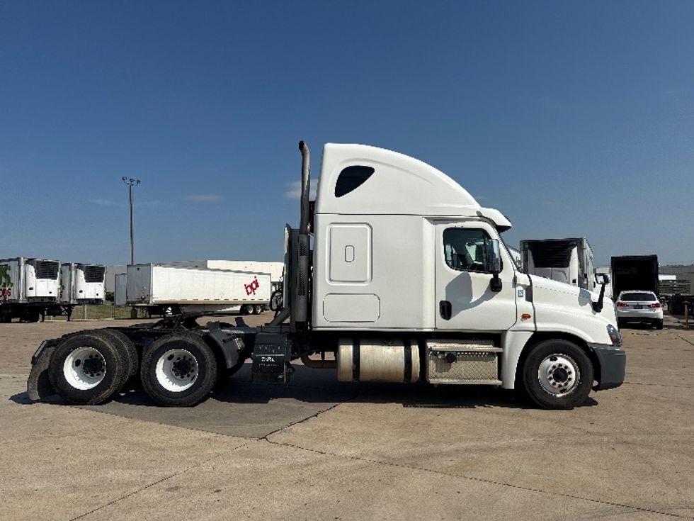 Sleeper Tractor-Heavy Duty Tractors-Freightliner-2019-Cascadia 12564ST-Arlington-TX-413,550\n\t\tmiles-$ 62,500 - Image 8