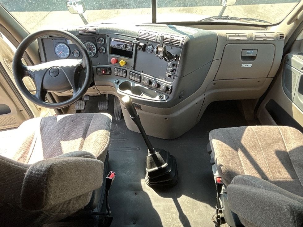 Sleeper Tractor-Heavy Duty Tractors-Freightliner-2019-Cascadia 12564ST-Asheville-NC-507,805\n\t\tmiles-$ 48,250 - Image 11