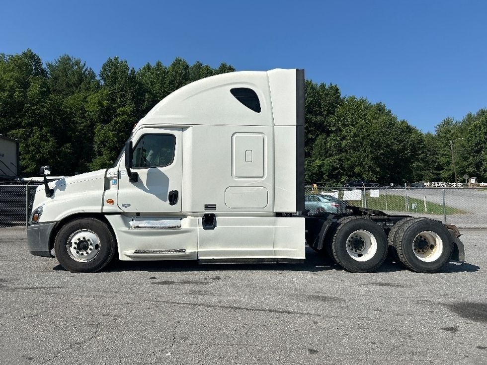 Sleeper Tractor-Heavy Duty Tractors-Freightliner-2019-Cascadia 12564ST-Asheville-NC-507,805\n\t\tmiles-$ 48,250 - Image 4
