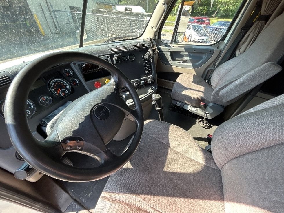 Sleeper Tractor-Heavy Duty Tractors-Freightliner-2019-Cascadia 12564ST-Asheville-NC-507,805\n\t\tmiles-$ 48,250 - Image 9