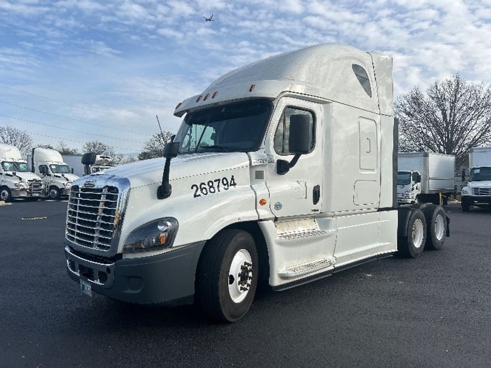 Sleeper Tractor-Heavy Duty Tractors-Freightliner-2019-Cascadia 12564ST-Atlanta (Forest Park)-GA-357,773\n\t\tmiles-$ 56,250 - Image 3
