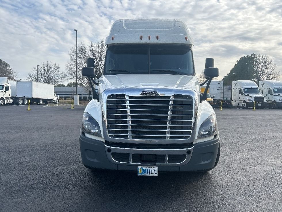 Sleeper Tractor-Heavy Duty Tractors-Freightliner-2019-Cascadia 12564ST-Atlanta (Forest Park)-GA-357,773\n\t\tmiles-$ 56,250 - Image 2