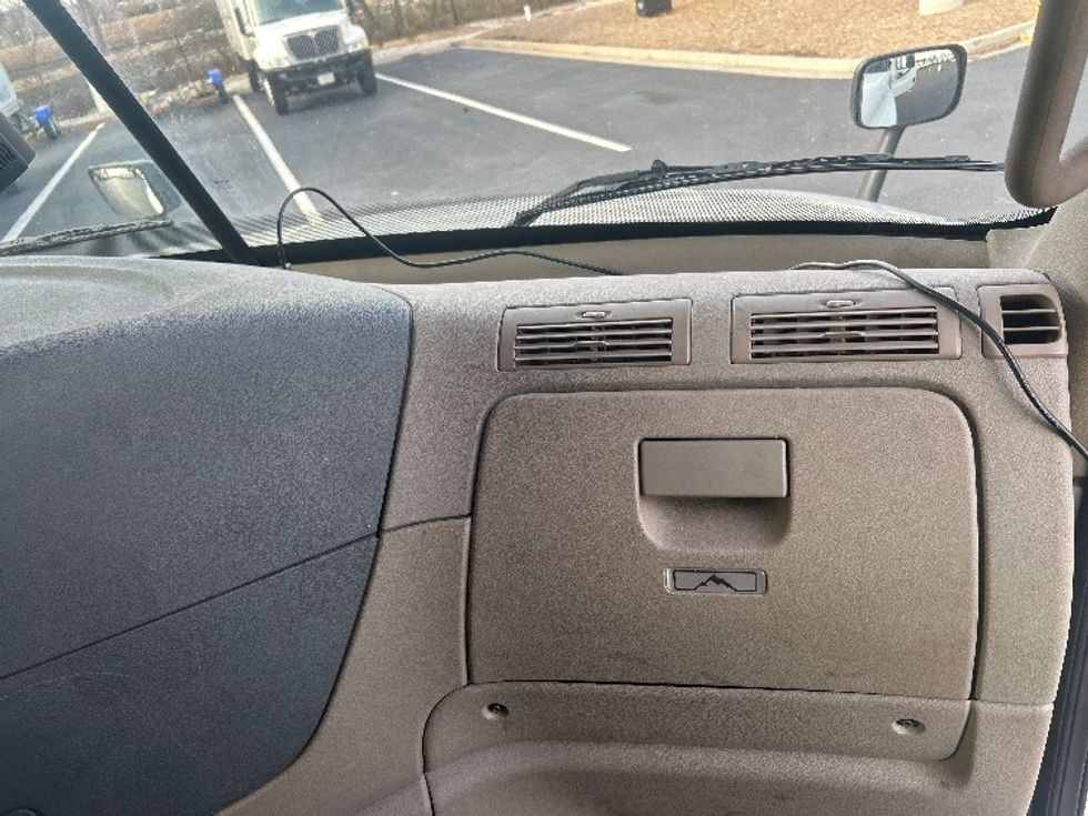 Sleeper Tractor-Heavy Duty Tractors-Freightliner-2019-Cascadia 12564ST-Atlanta (Forest Park)-GA-357,773\n\t\tmiles-$ 56,250 - Image 14