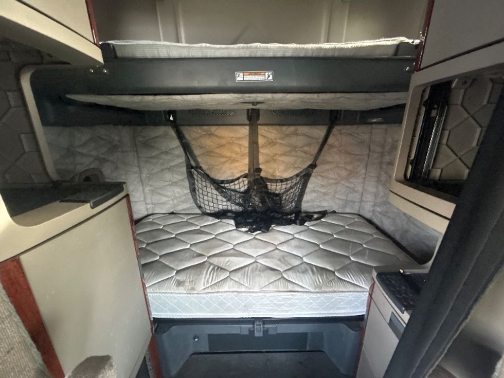 Sleeper Tractor-Heavy Duty Tractors-Freightliner-2019-Cascadia 12564ST-Atlanta (Forest Park)-GA-357,773\n\t\tmiles-$ 56,250 - Image 16