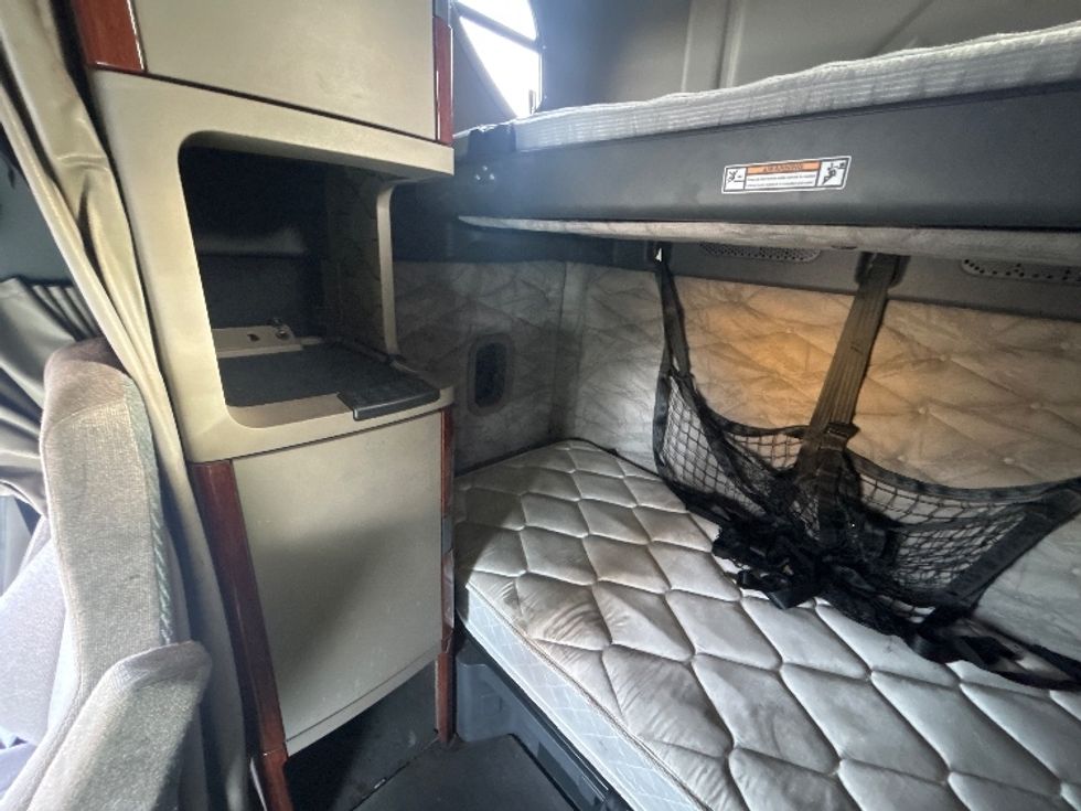 Sleeper Tractor-Heavy Duty Tractors-Freightliner-2019-Cascadia 12564ST-Atlanta (Forest Park)-GA-357,773\n\t\tmiles-$ 56,250 - Image 19