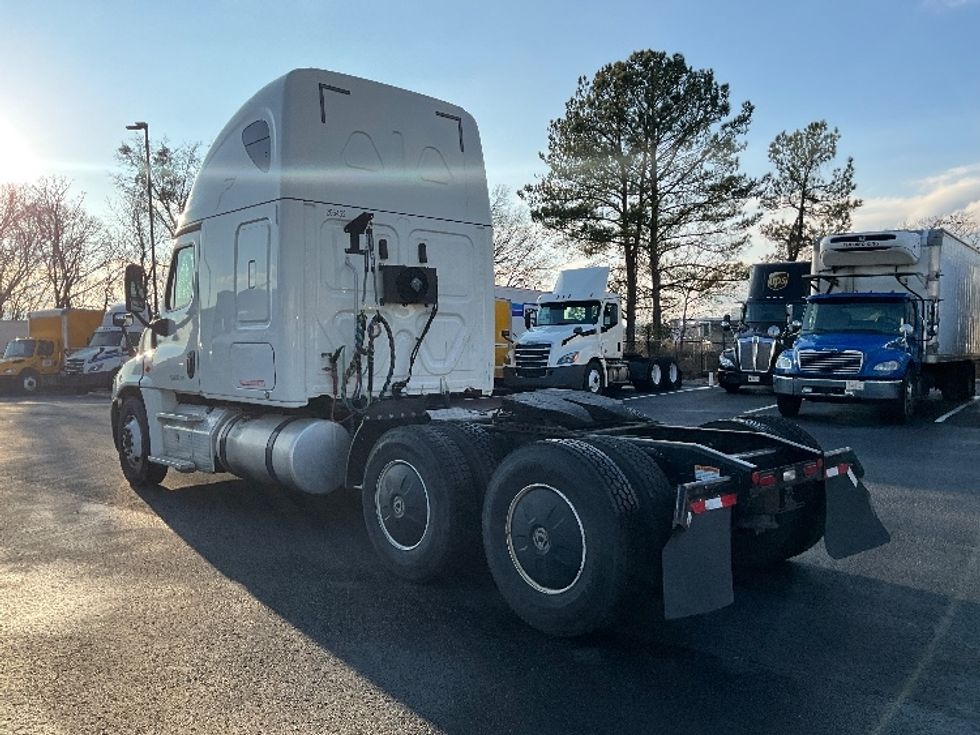 Sleeper Tractor-Heavy Duty Tractors-Freightliner-2019-Cascadia 12564ST-Atlanta (Forest Park)-GA-589,331\n\t\tmiles-$ 41,000 - Image 5