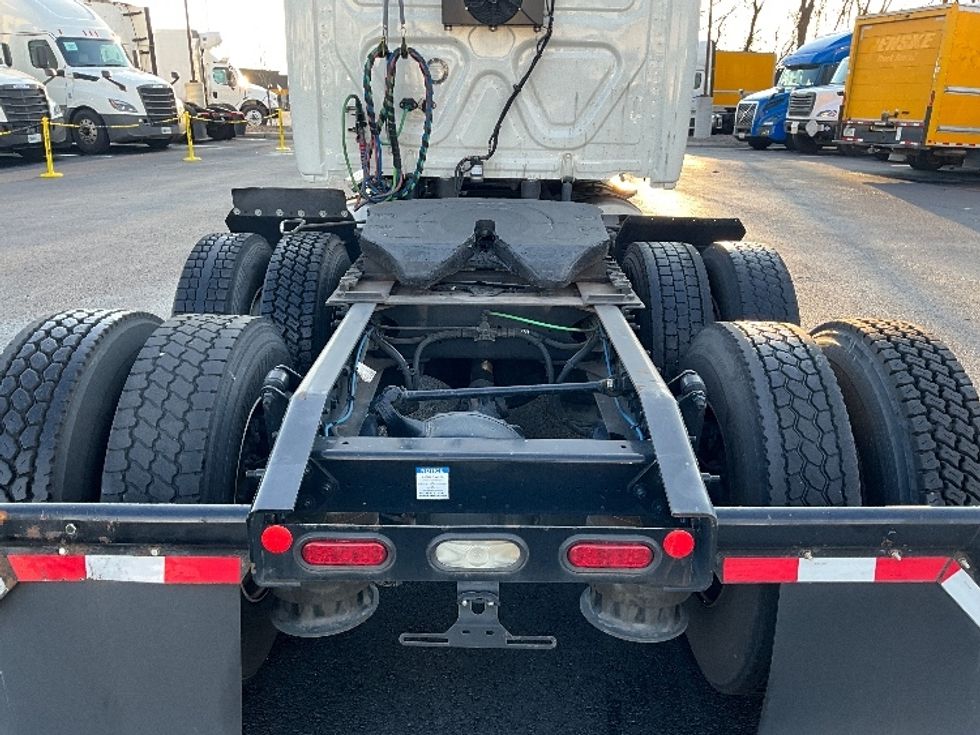 Sleeper Tractor-Heavy Duty Tractors-Freightliner-2019-Cascadia 12564ST-Atlanta (Forest Park)-GA-589,331\n\t\tmiles-$ 41,000 - Image 6
