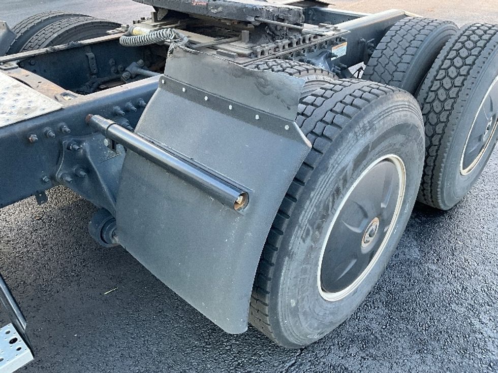 Sleeper Tractor-Heavy Duty Tractors-Freightliner-2019-Cascadia 12564ST-Atlanta (Forest Park)-GA-589,331\n\t\tmiles-$ 41,000 - Image 23