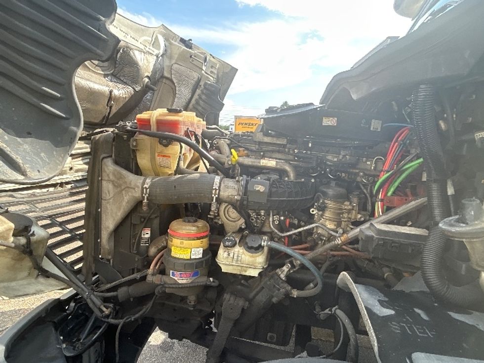 Sleeper Tractor-Heavy Duty Tractors-Freightliner-2019-Cascadia 12564ST-Belden-MS-450,771\n\t\tmiles-$ 56,750 - Image 21