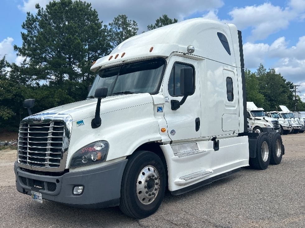 Sleeper Tractor-Heavy Duty Tractors-Freightliner-2019-Cascadia 12564ST-Belden-MS-450,771\n\t\tmiles-$ 56,750 - Image 3