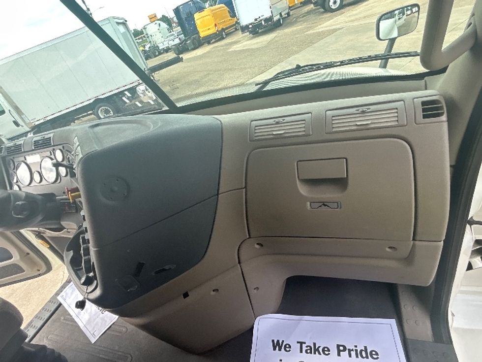 Sleeper Tractor-Heavy Duty Tractors-Freightliner-2019-Cascadia 12564ST-Belden-MS-455,650\n\t\tmiles-$ 56,500 - Image 14