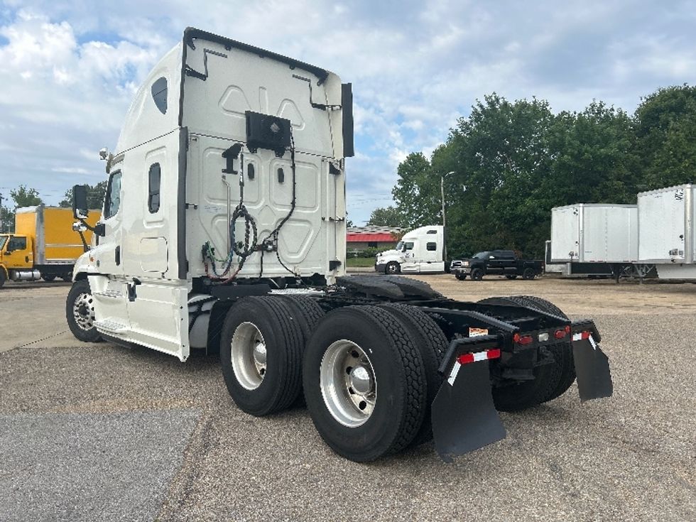 Sleeper Tractor-Heavy Duty Tractors-Freightliner-2019-Cascadia 12564ST-Belden-MS-455,650\n\t\tmiles-$ 56,500 - Image 5