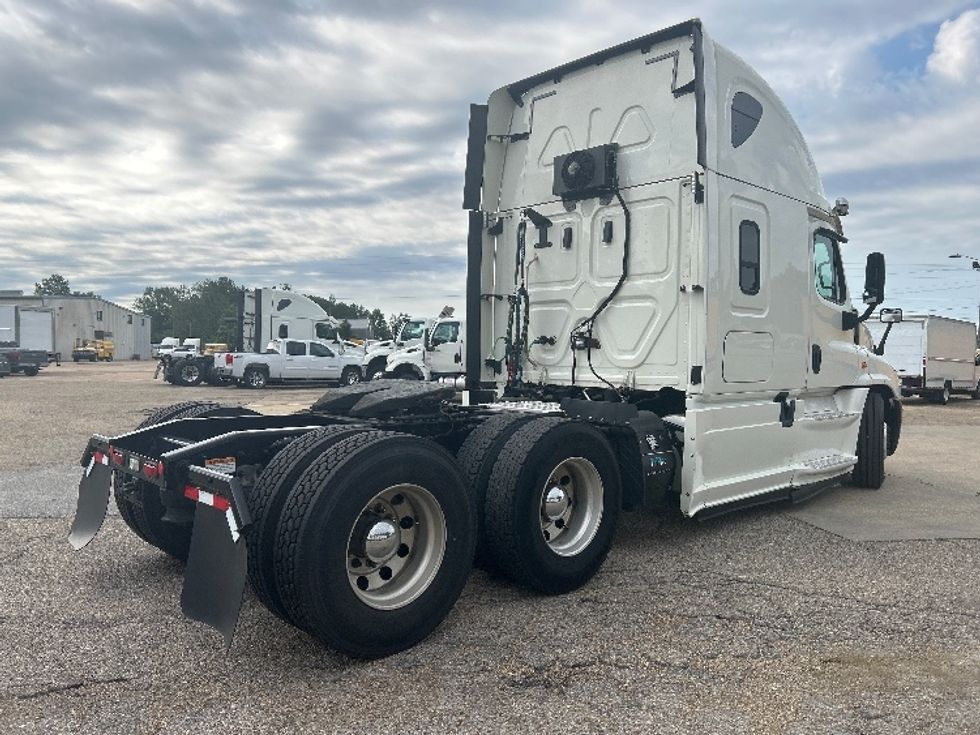 Sleeper Tractor-Heavy Duty Tractors-Freightliner-2019-Cascadia 12564ST-Belden-MS-455,650\n\t\tmiles-$ 56,500 - Image 7