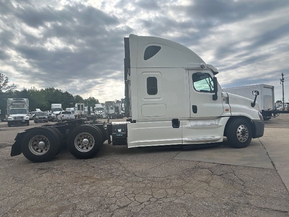 Sleeper Tractor-Heavy Duty Tractors-Freightliner-2019-Cascadia 12564ST-Belden-MS-455,650\n\t\tmiles-$ 56,500 - Image 8