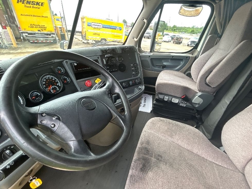 Sleeper Tractor-Heavy Duty Tractors-Freightliner-2019-Cascadia 12564ST-Belden-MS-506,677\n\t\tmiles-$ 53,500 - Image 10