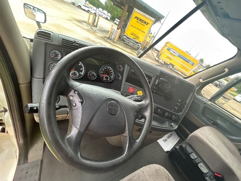 Sleeper Tractor-Heavy Duty Tractors-Freightliner-2019-Cascadia 12564ST-Belden-MS-506,677\n\t\tmiles-$ 53,500 - Image 11