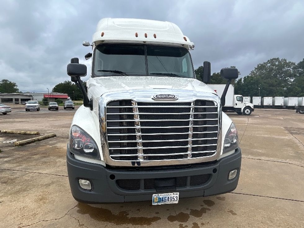 Sleeper Tractor-Heavy Duty Tractors-Freightliner-2019-Cascadia 12564ST-Belden-MS-506,677\n\t\tmiles-$ 53,500 - Image 2